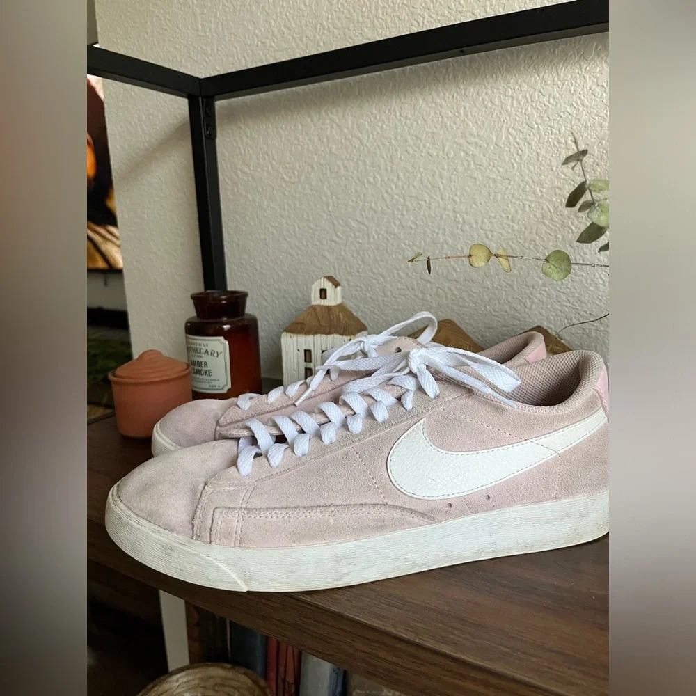 Nike Blazer Low in ‘Pink Foam’ - Picture 3 of 6